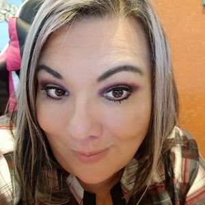 Meet your Posher, Nora